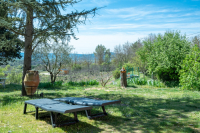 garden area with panoramic views of nature © Oustaou du Luberon