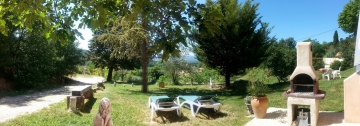 beautiful view of the Provence estate © Oustaou du Luberon