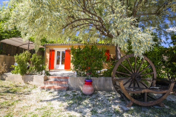 Family cottage with two terraces © Oustaou du Luberon